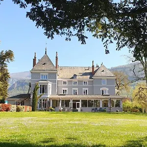 Domaine Des Cèdres - Logis Hôtel, Résidence, Et Insolites France