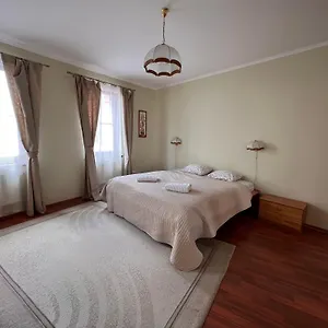 https://jurincom-apartmens-zamecky-vrch.karlovyvary-hotels.com